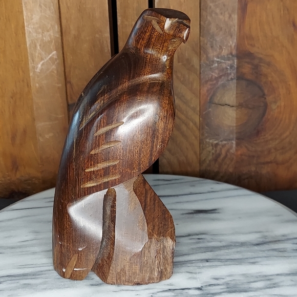 Handcarved Falcon - Picture 6 of 12